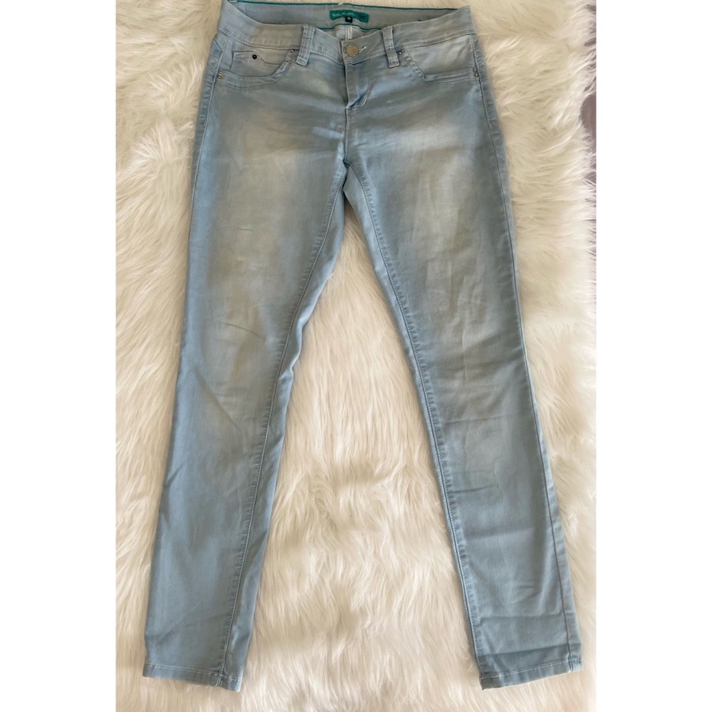 COPY - Almost new YMI Wannabettabutt light blue mid-rise denim skinny jeans